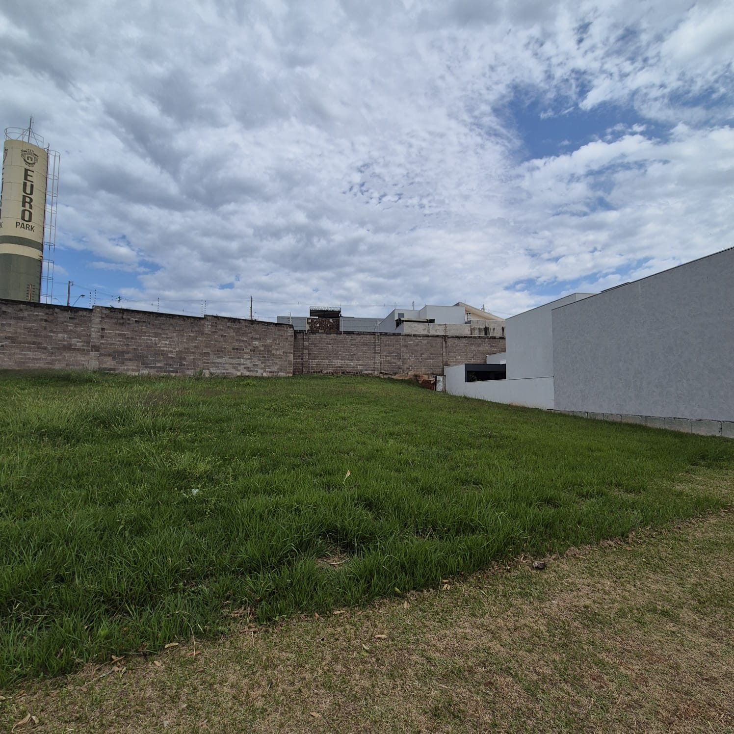 Terreno à venda - 378m² - Condomínio Europark - Umuarama — foto 1