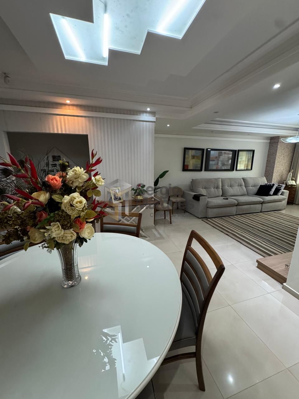 Casa à venda - 275m² - Zona VII, Umuarama-PR — foto 3