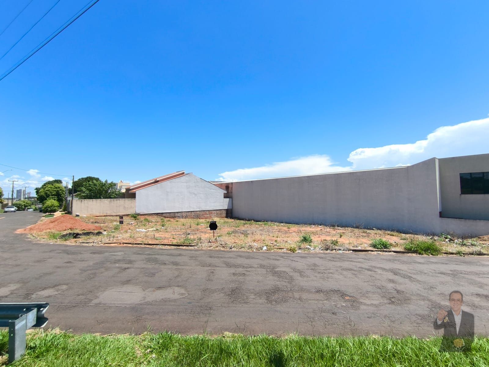 Terreno à venda - 687m² - Avenida Portugal — foto 2