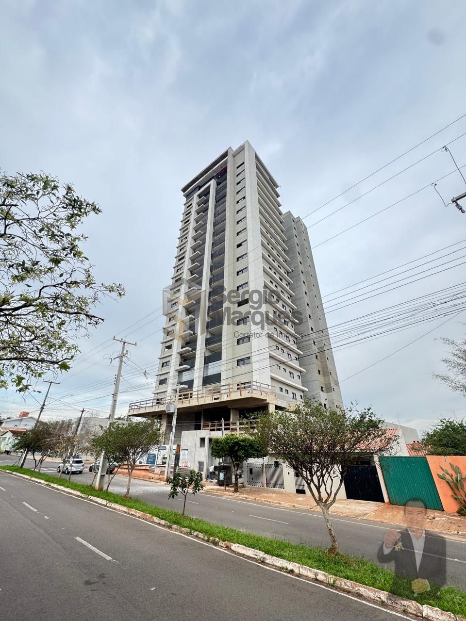 Apartamento 288.72m² com 1 suíte master e 2 suítes - Av. Rotary - Umuarama — foto 1