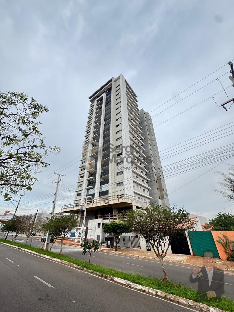 Apartamento 288.72m² com 1 suíte master e 2 suítes - Av. Rotary - Umuarama — foto 2