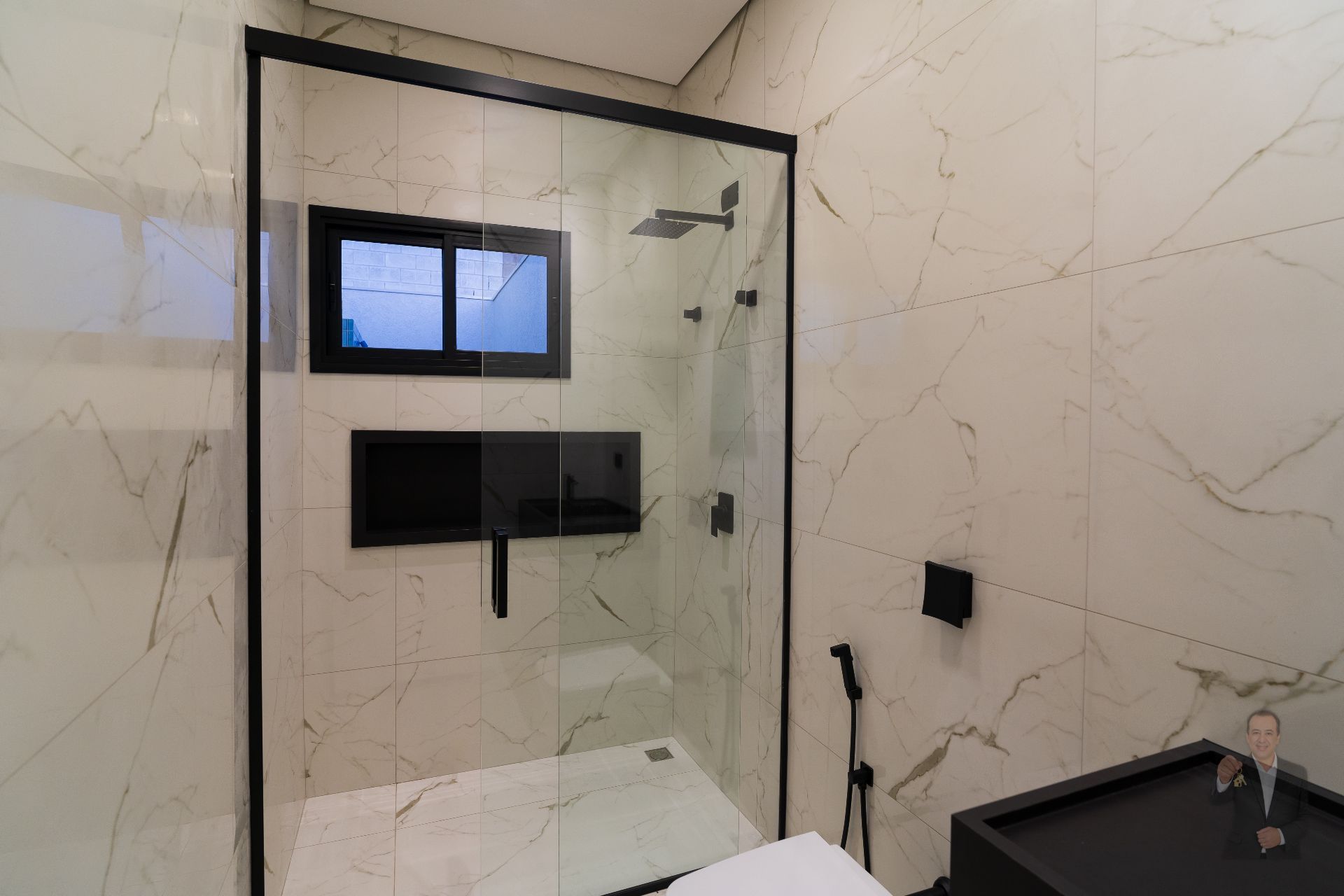 Casa nova alto padrão com 3 suítes no Condomínio Mont Blanc - Umuarama — foto 19
