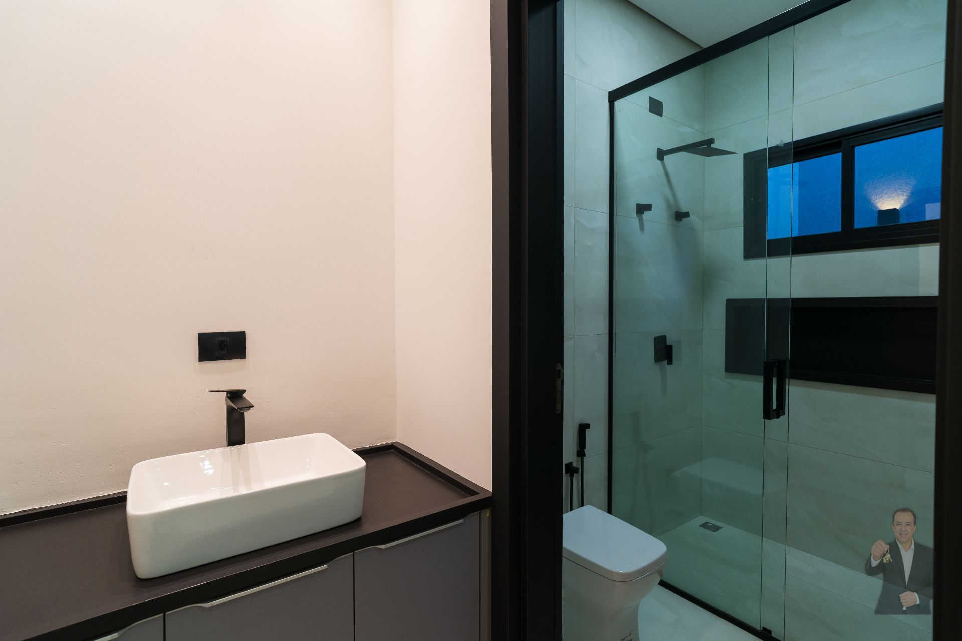 Casa nova alto padrão com 3 suítes no Condomínio Mont Blanc - Umuarama — foto 23