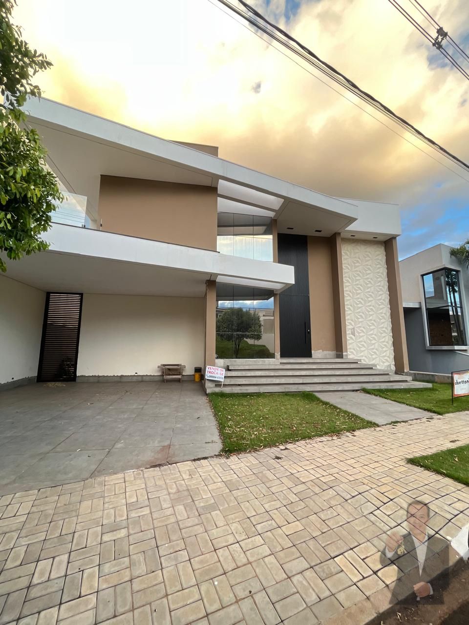 Casa à venda - 410m² - Condomínio Royal Garden - Umuarama — foto 1