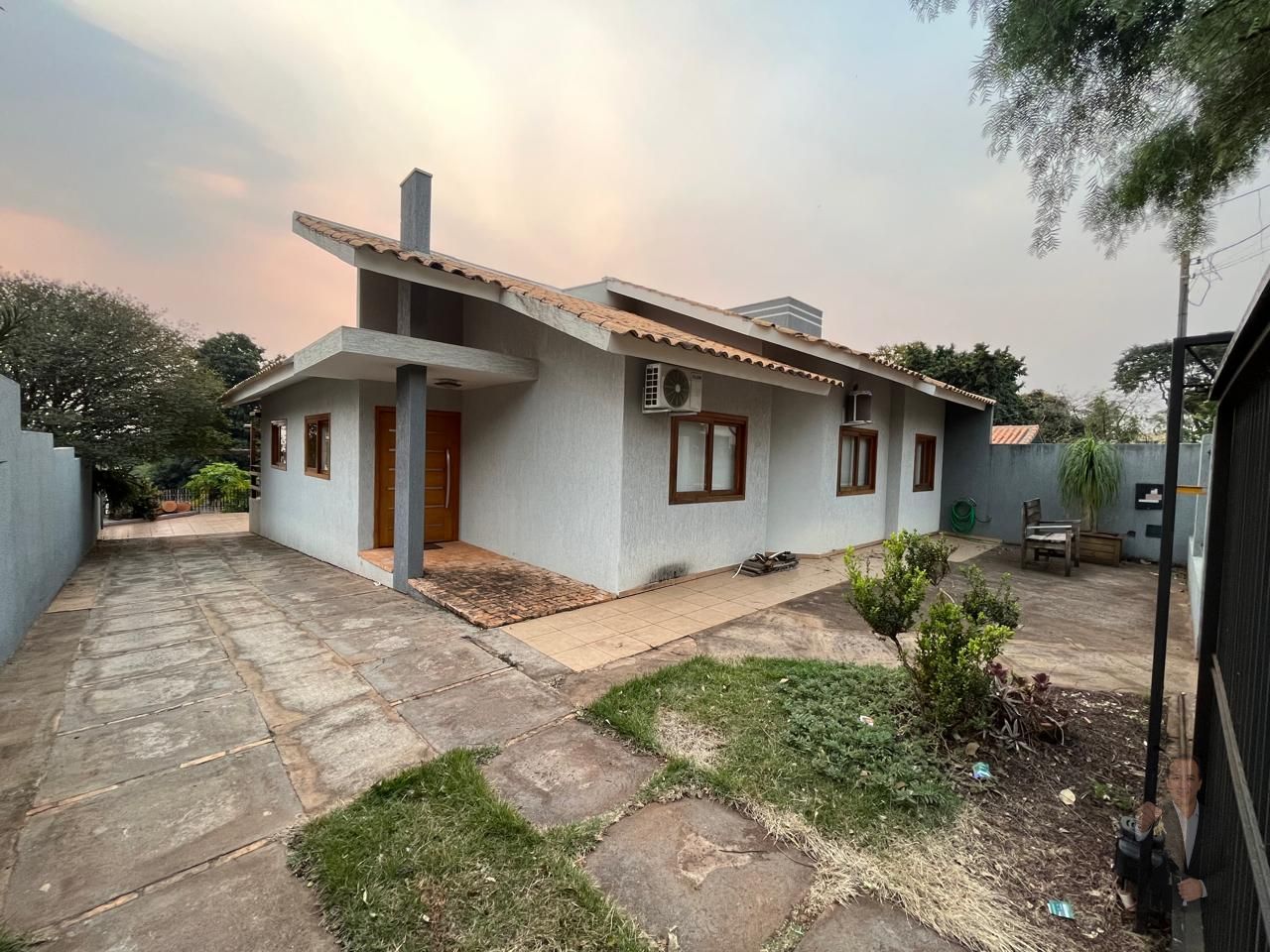 Casa à venda - 545m² - 1 Suíte, 2 Quartos - Zona VI — foto 1
