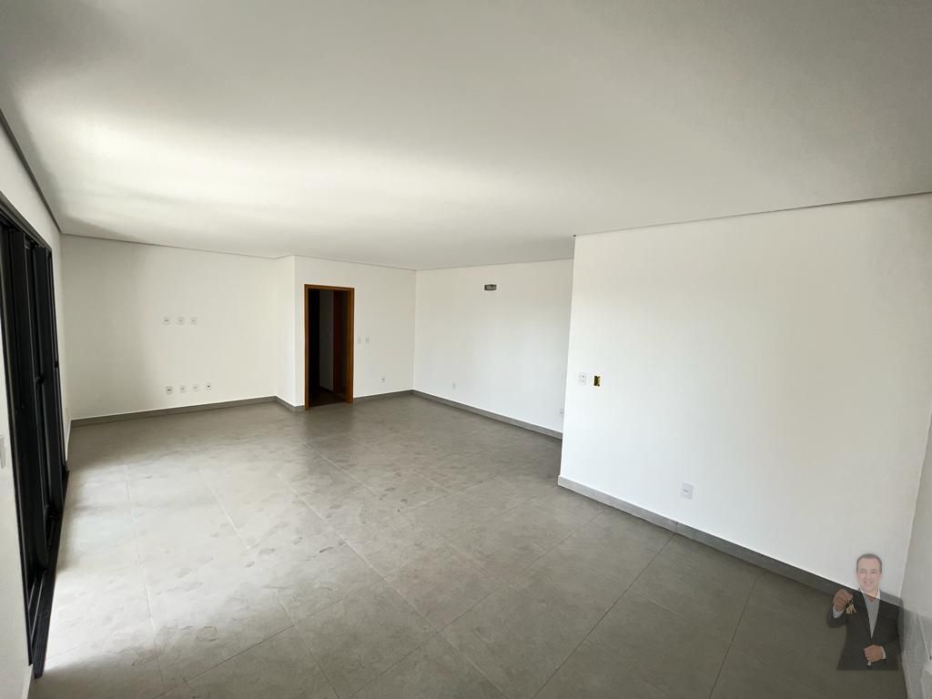 Apartamento 195m² com 3 quartos e 2 vagas - Zona I — foto 2