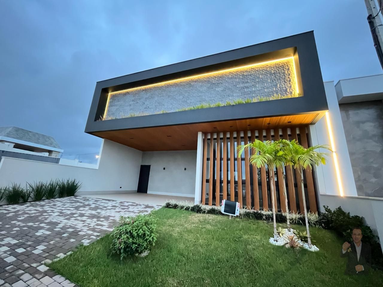 Casa à venda - 297m² - JARDINS DE VERSAILLES - Umuarama — foto 1