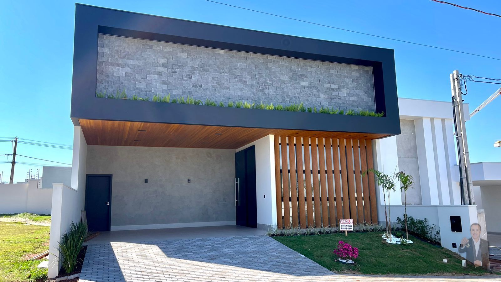 Casa à venda - 297m² - JARDINS DE VERSAILLES - Umuarama — foto 2