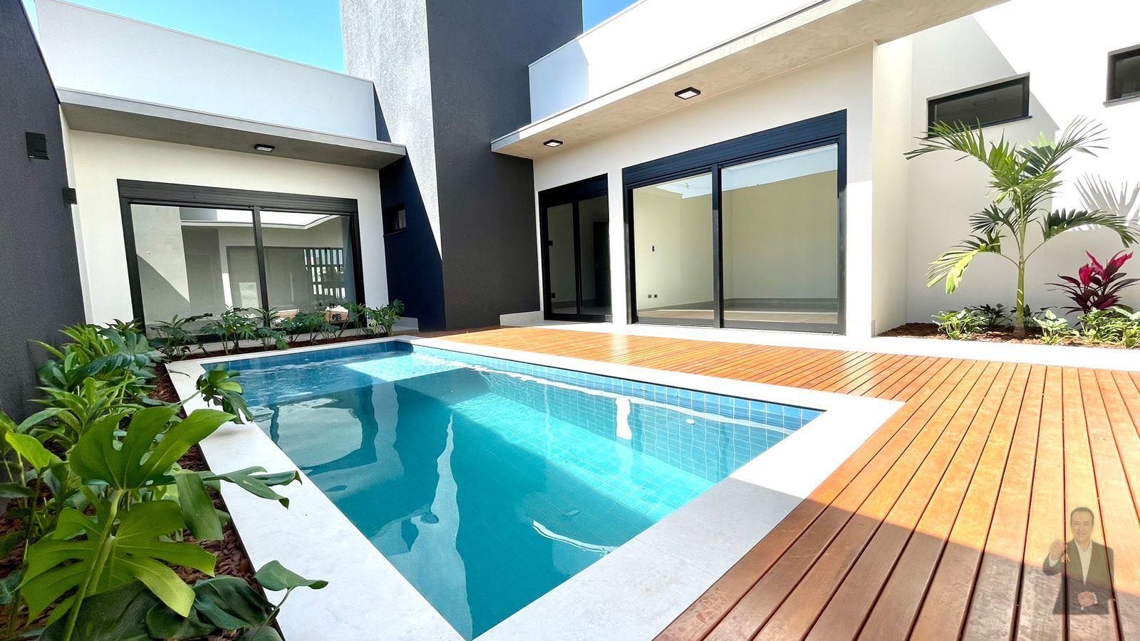 Casa à venda - 297m² - JARDINS DE VERSAILLES - Umuarama — foto 5