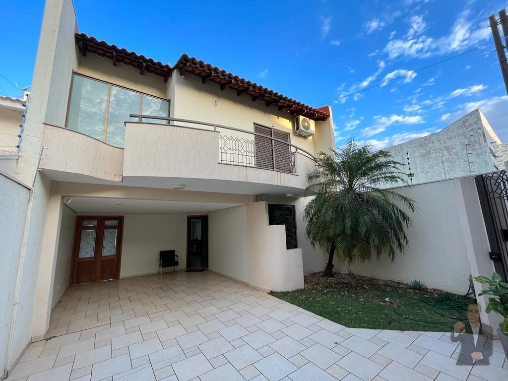 Sobrado à venda com 3 suítes - Zona Armazém - Umuarama — foto 1