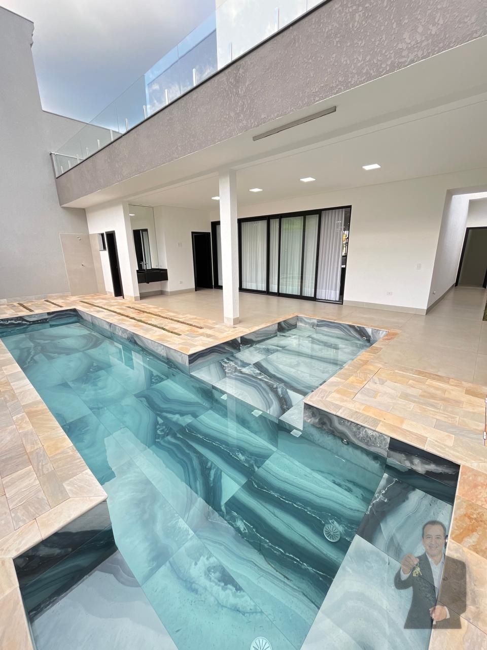 Sobrado à venda - 360m² - Condomínio Royal Garden - Umuarama — foto 2