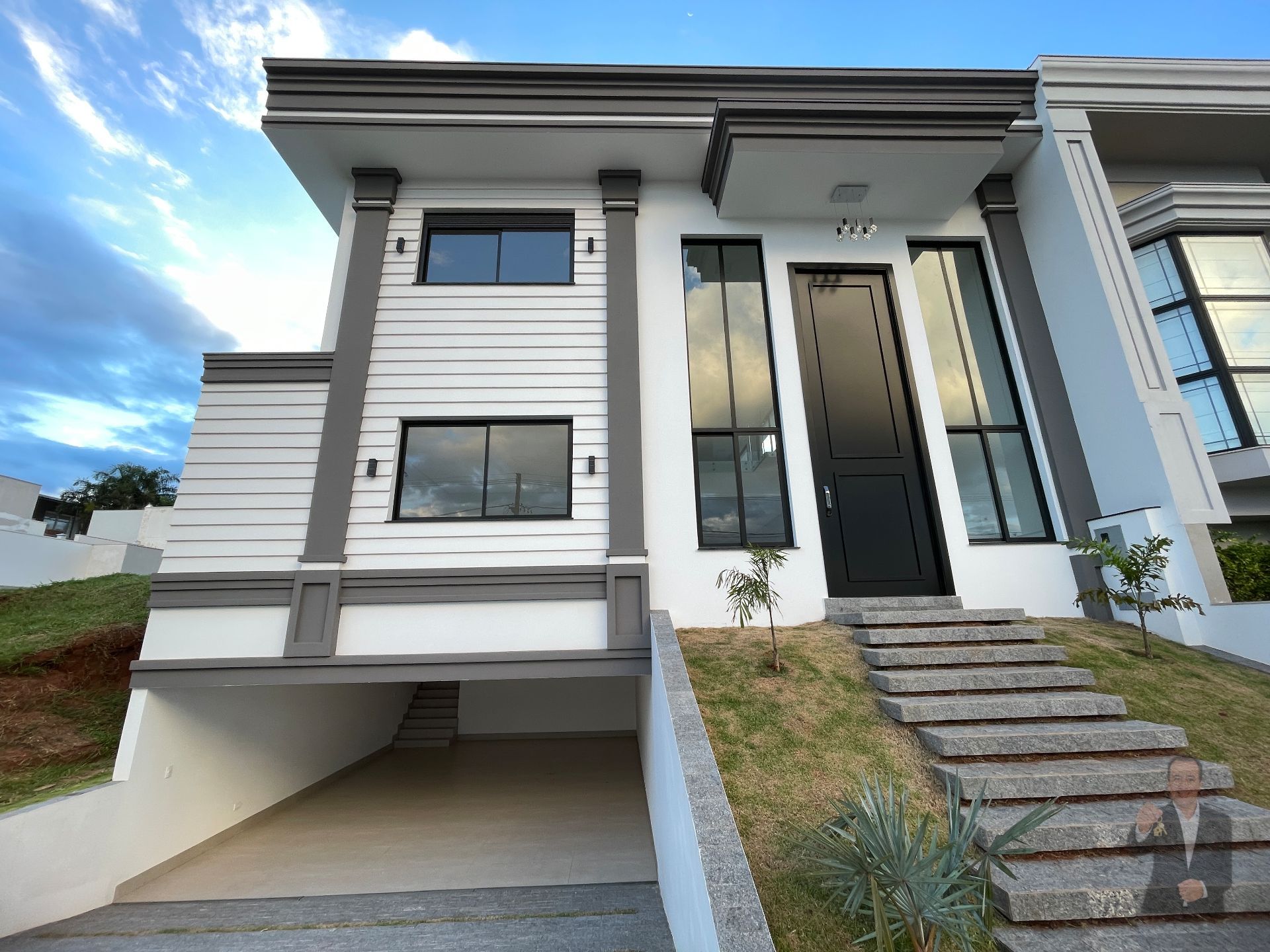 Sobrado à venda - 360m² - Condomínio Royal Garden - Umuarama — foto 1
