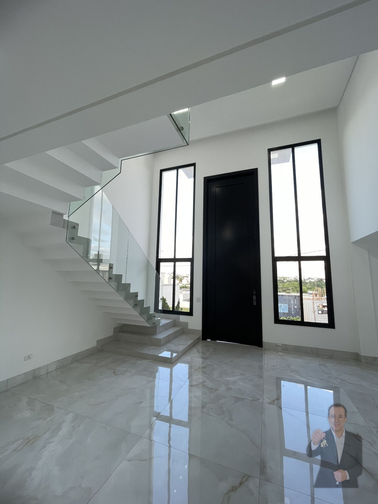 Sobrado à venda - 360m² - Condomínio Royal Garden - Umuarama — foto 2