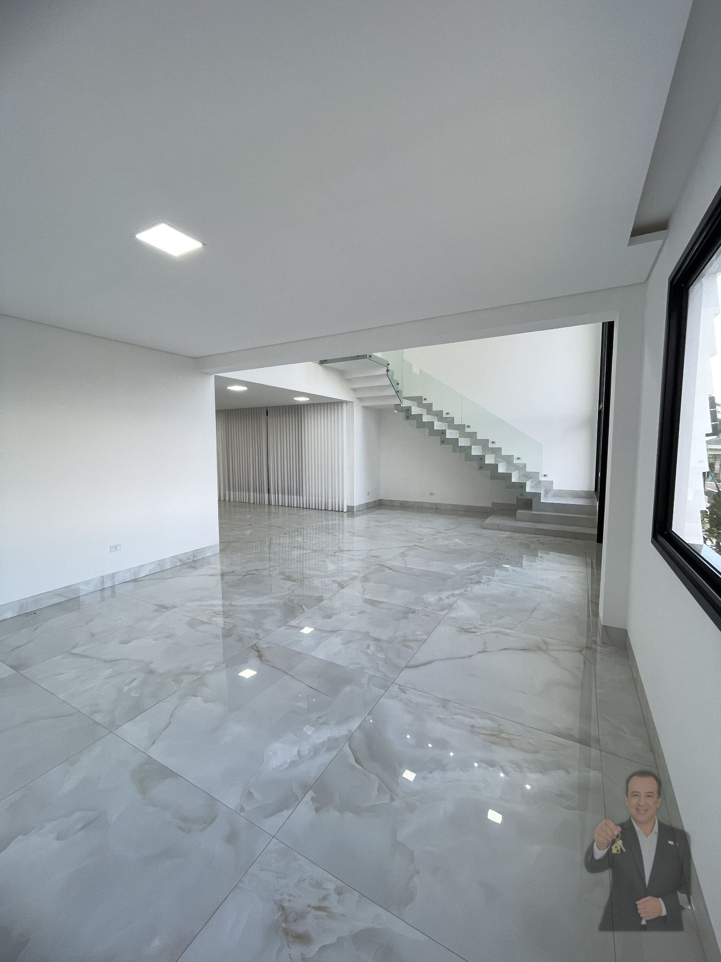 Sobrado à venda - 360m² - Condomínio Royal Garden - Umuarama — foto 4