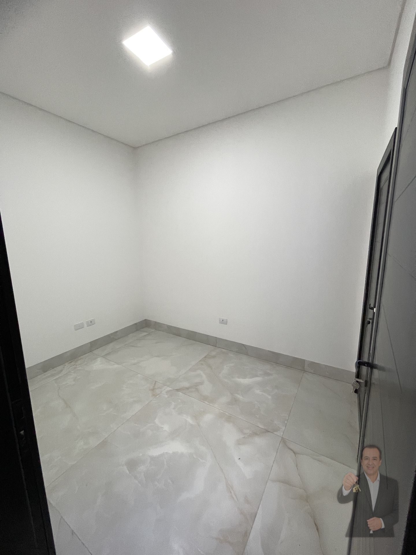 Sobrado à venda - 360m² - Condomínio Royal Garden - Umuarama — foto 8